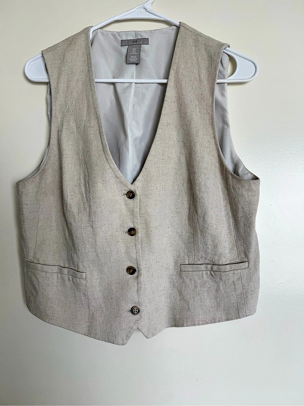 H&Medium Tailored Vest in Beige Size Medium